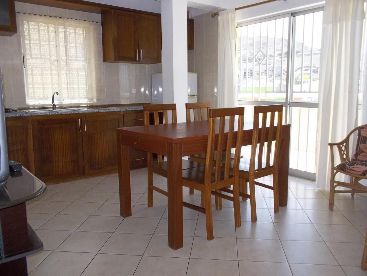Basic Hotel Μιντέλο Εξωτερικό φωτογραφία